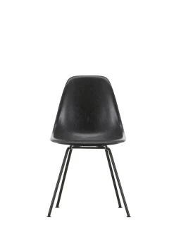 Eames Fiberglass Chair DSX, sortlakeret fra Vitra