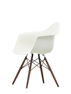 Eames Plastic Armchair DAW, mørk ahorn/white fra Vitra