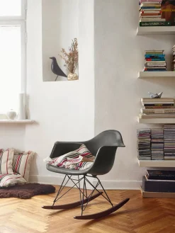 Eames Plastic Armchair RAR, gyngestol fra Vitra