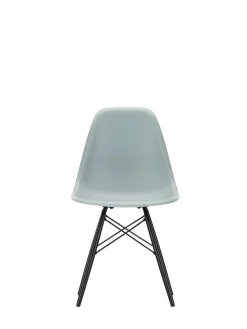 Eames Plastic Side Chair DSW, sortlakeret ahorntræ fra Vitra