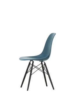 Eames Plastic Side Chair DSW, sortlakeret ahorntræ fra Vitra
