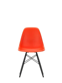 Eames Plastic Side Chair DSW, sortlakeret ahorntræ fra Vitra