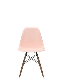 Eames Plastic Side Chair DSW, mørkbejdset ahorntræ fra Vitra