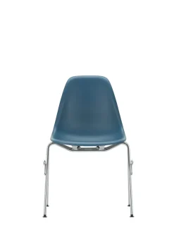 Eames Plastic Side Chair DSS-N, stabelbar fra Vitra