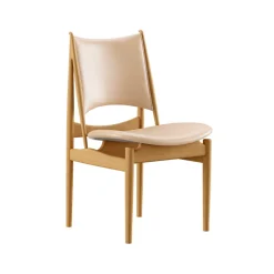 Egypterstol, valnød af Finn Juhl