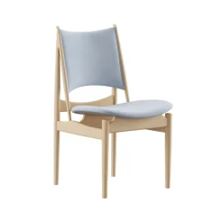 Egypterstol, valnød af Finn Juhl