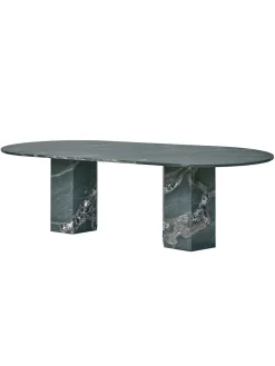 Epic Outdoor Dining Table, elliptical fra GUBI