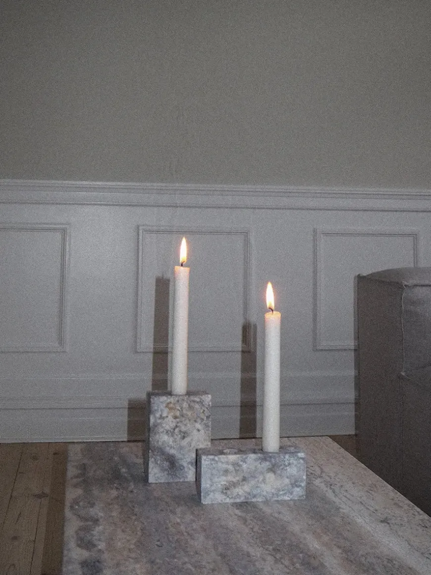 Epode Lysestage 14 cm, travertin silver fra Wabi Sabi Nordic