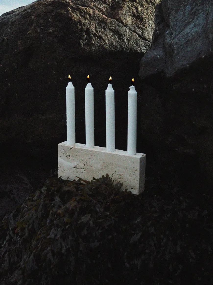 Epode Lysestage 25 cm, travertin silver fra Wabi Sabi Nordic