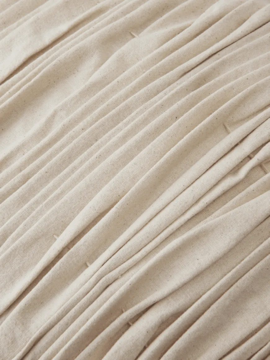 Falda Smocked Bolster Pude fra Ferm Living