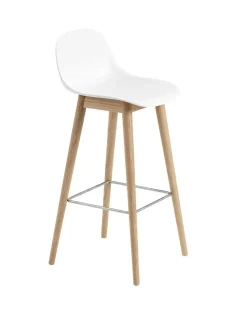 Fiber Bar Stool Wood w. back fra Muuto