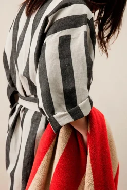 Field Robe, camel/red fra Ferm Living