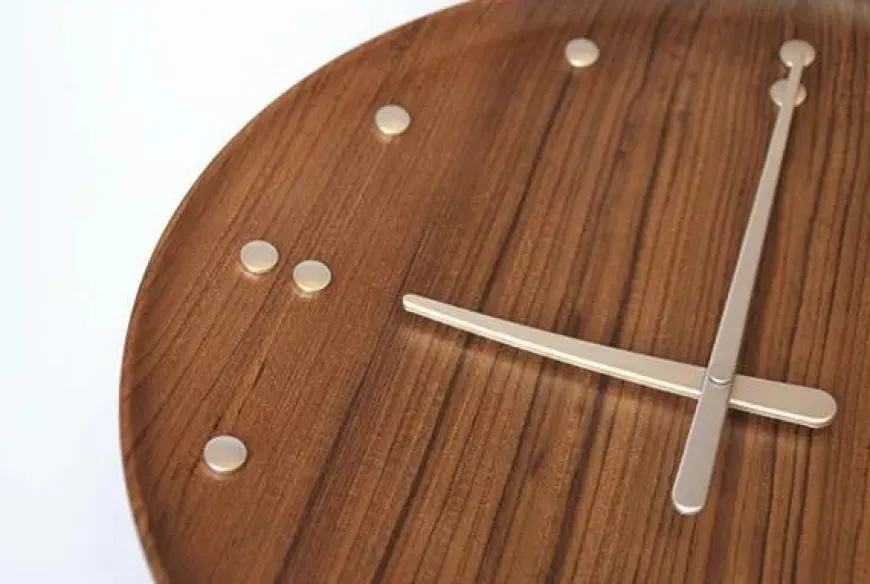 FJ Clock af Finn Juhl