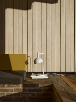 FJ Elements Table Lamp fra Louis Poulsen