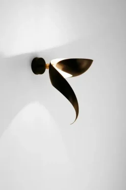 Flame Small Wall Lamp af Serge Mouille