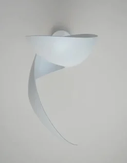 Flame Small Wall Lamp af Serge Mouille