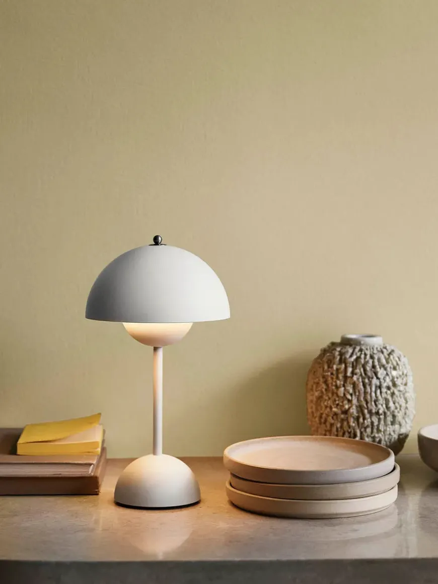 Flowerpot Portable VP9 Bordlampe af Verner Panton