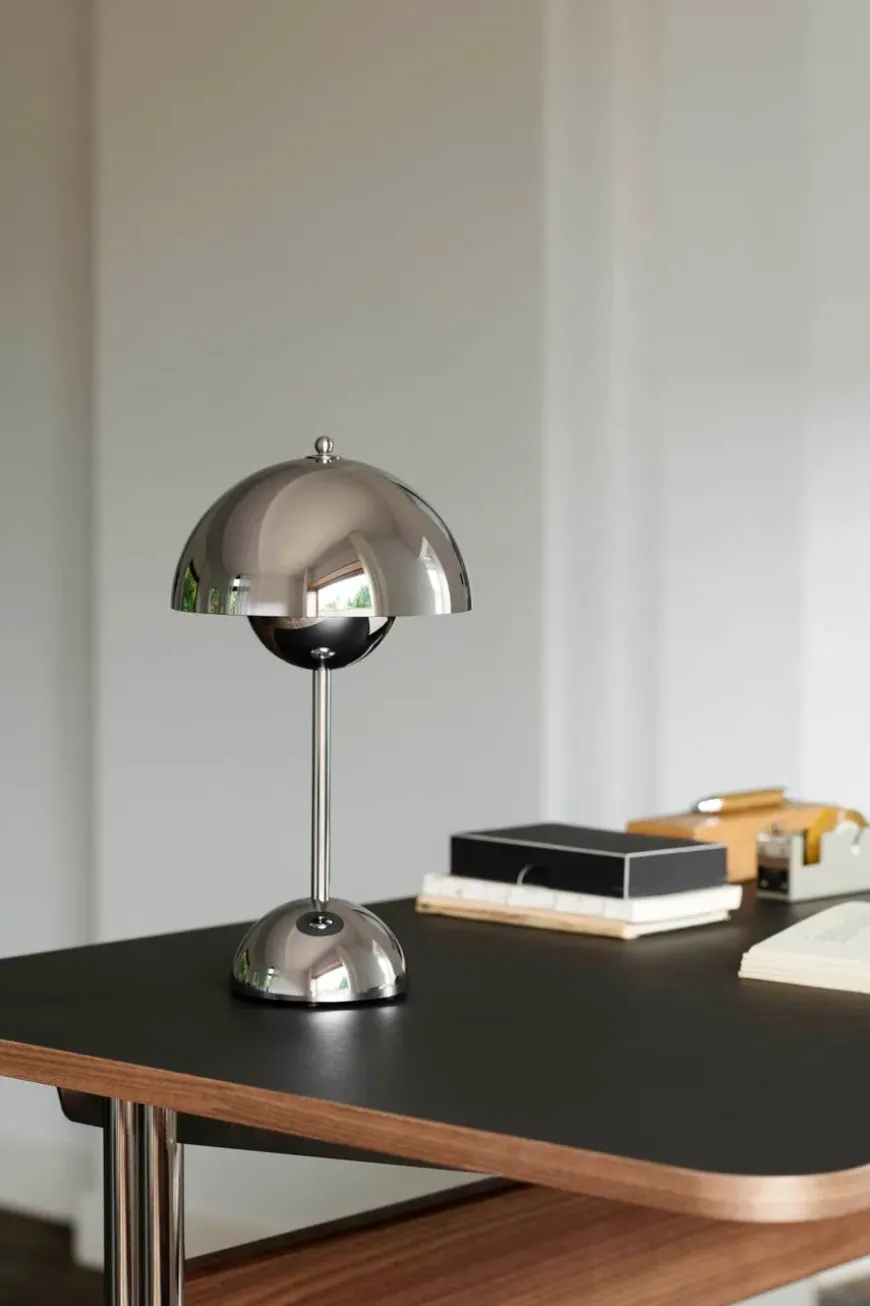 Flowerpot Portable VP9 Bordlampe af Verner Panton