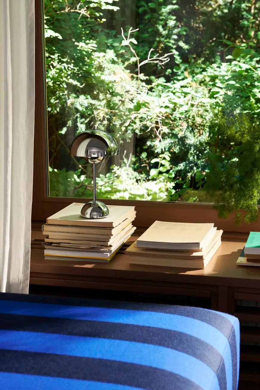 Flowerpot Portable VP9 Bordlampe af Verner Panton