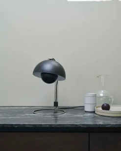 Flowerpot VP4 bordlampe af Verner Panton