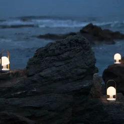 Follow Me pink bordlampe fra Marset