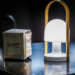 Follow Me terracotta bordlampe fra Marset