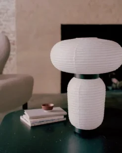 Formakami bordlampe fra &Tradition