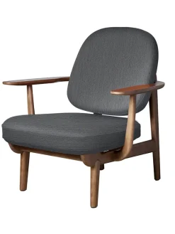 Fred Lænestol, valnødfarvet eg fra Fritz Hansen