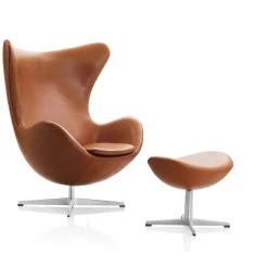 Ægget, Mørk Brun Grace læder, med returdrej inkl. skammel af Arne Jacobsen