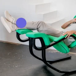 Gravity Balans Lænestol fra Variér (Natural ask)