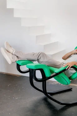 Gravity Balans Lænestol fra Variér (Natural ask)