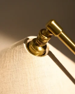 Gräshoppa bordlampe fra GUBI