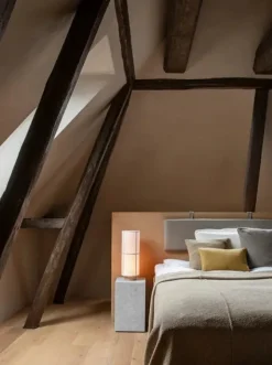 Hashira Table Lamp Raw fra Audo Copenhagen