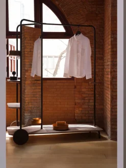 Host Wardrobe, walnut fra Stellar Works