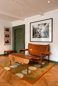 Høvdingesofa af Finn Juhl