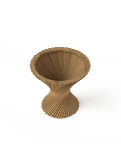 HYPERBEL sidebord. lys eg fra VIA Copenhagen