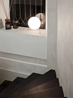 IC T2 bordlampe fra Flos