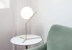 IC T1 lav bordlampe fra Flos