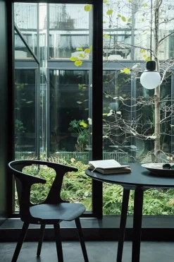 In Between Bord SK4 fra &Tradition