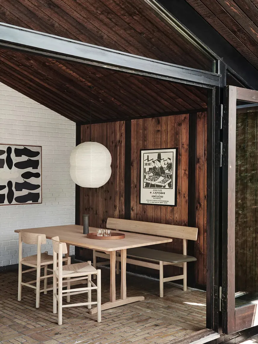 J39 Folkestolen, lys olieret eg af Børge Mogensen