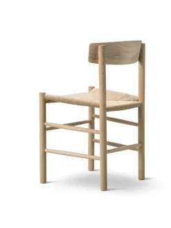 J39 Folkestolen, lys olieret eg af Børge Mogensen