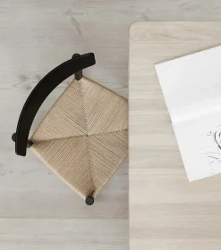 J39 Folkestolen, sortlakeret bøg af Børge Mogensen