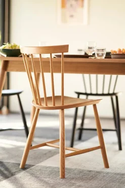 J46 spisebordsstol, eg olie fra FDB Møbler