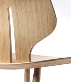 J67 spisebordsstol, lakeret eg fra FDB Møbler