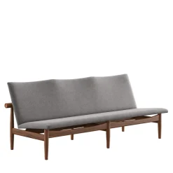 Japan 3 pers. sofa, eg klar olie af Finn Juhl