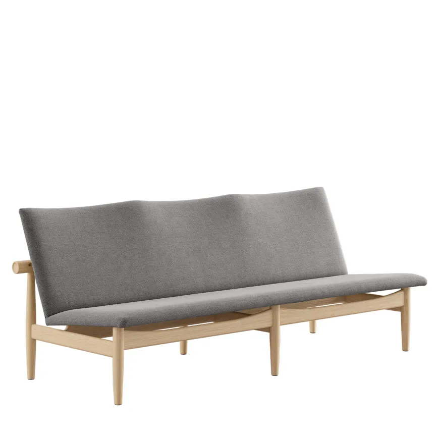 Japan 3 pers. sofa, eg klar olie af Finn Juhl
