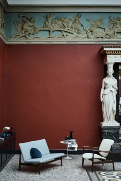 Japan 2 pers. sofa, eg klar olie af Finn Juhl