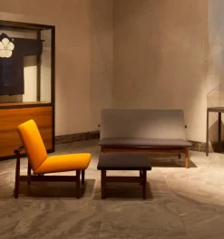 Japan 2 pers. sofa, valnød af Finn Juhl