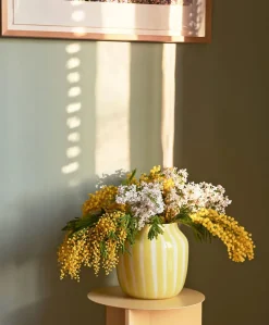 Juice Vase Wide, yellow fra Hay