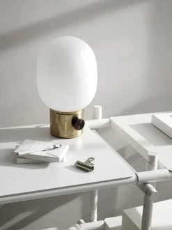 JWDA Metallic Bordlampe fra Audo Copenhagen